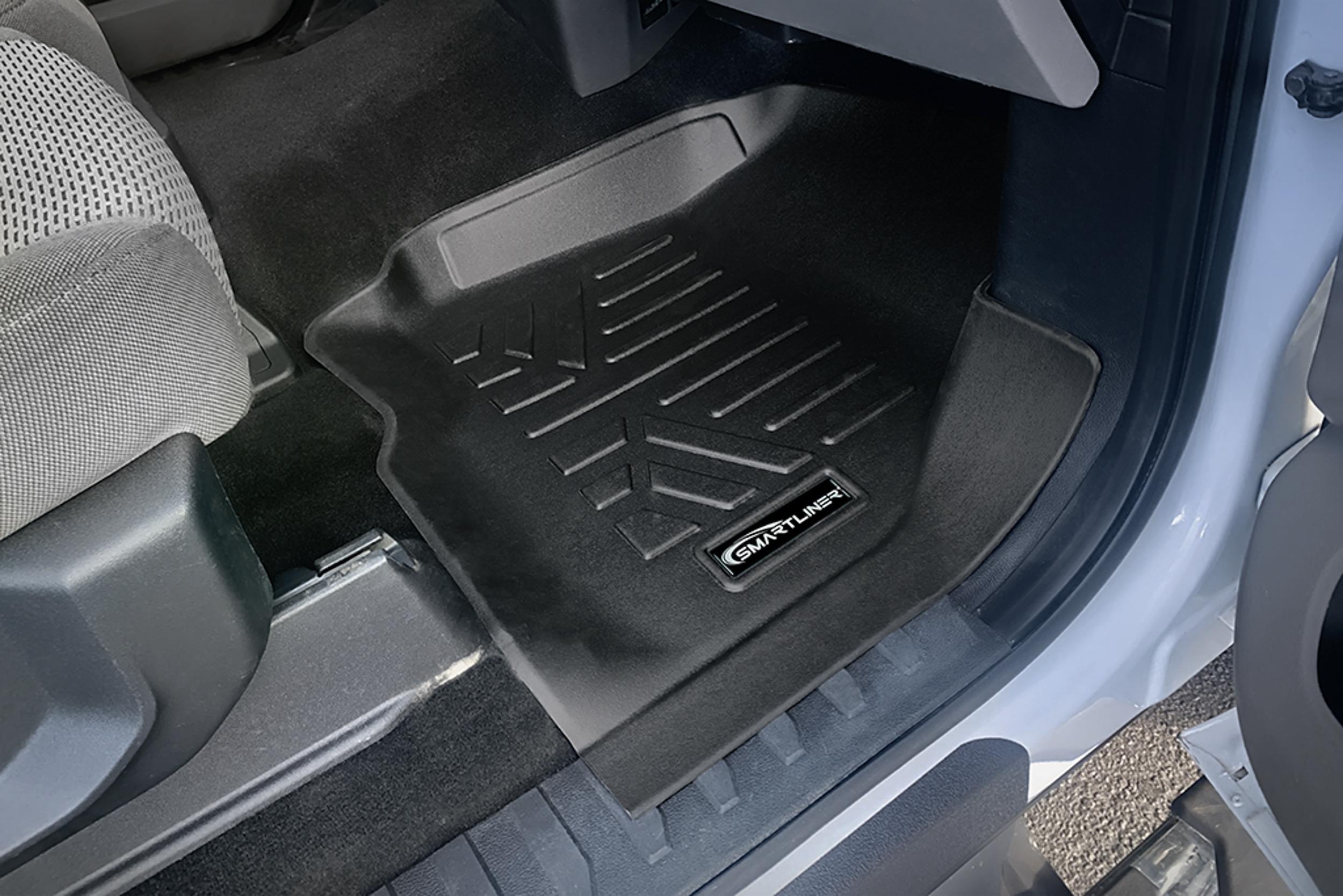 Image Content Block - SECOND-ROW STORAGE MATTERS. Ford F-250/F-350 Super Duty Crew Cab