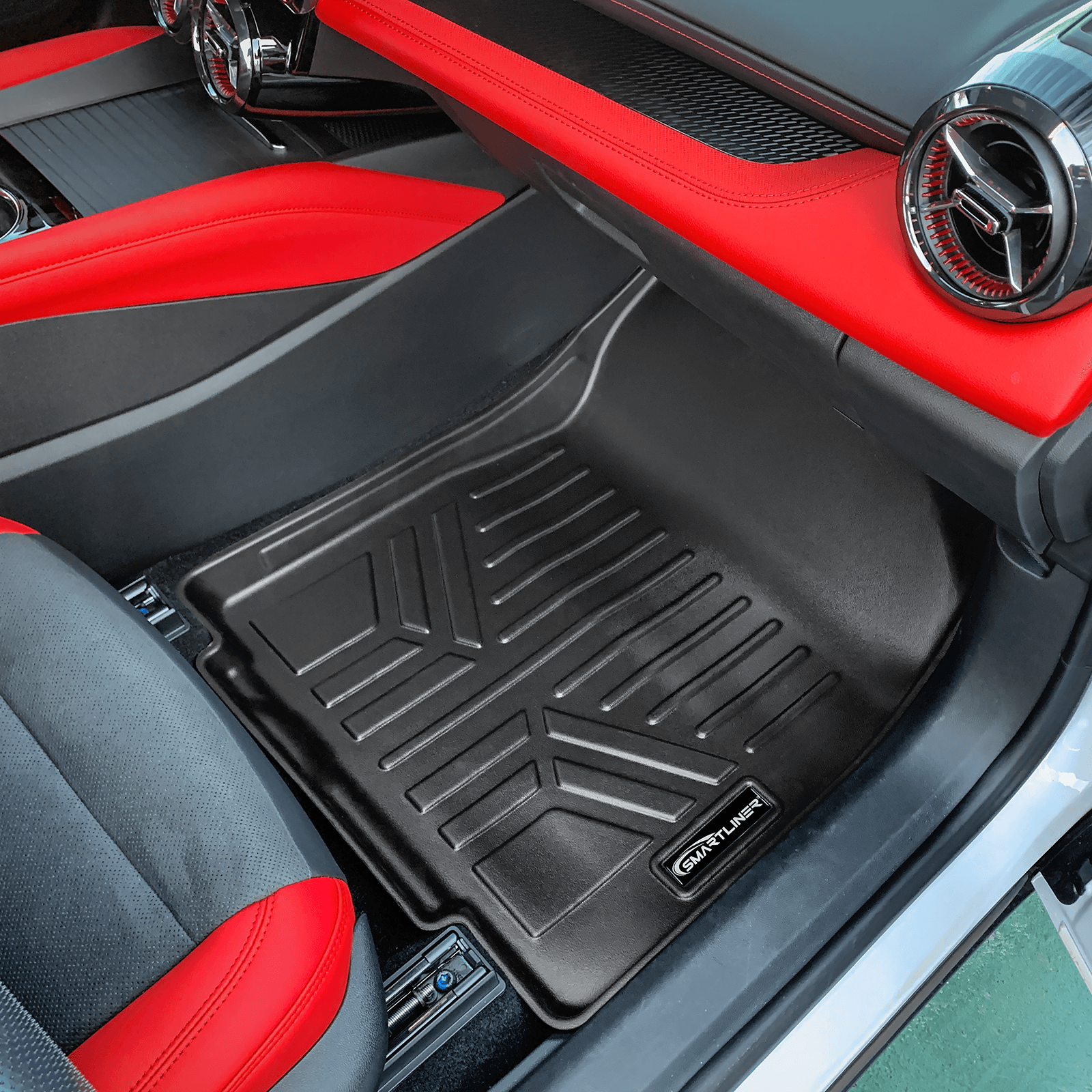 SMARTLINER All Weather Protection Custom Fit Black 2 Row Floor Mats and Cargo Liner Set Compatible With 2024 Chevrolet Blazer EV