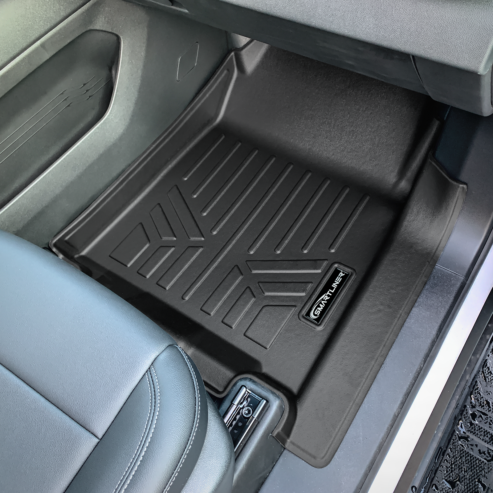 SMARTLINER Custom Fit Floor Mat Liner Set Compatible With 2024-2025 Chevrolet Silverado EV